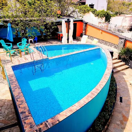 Sea Marble تشيرنوموريتس